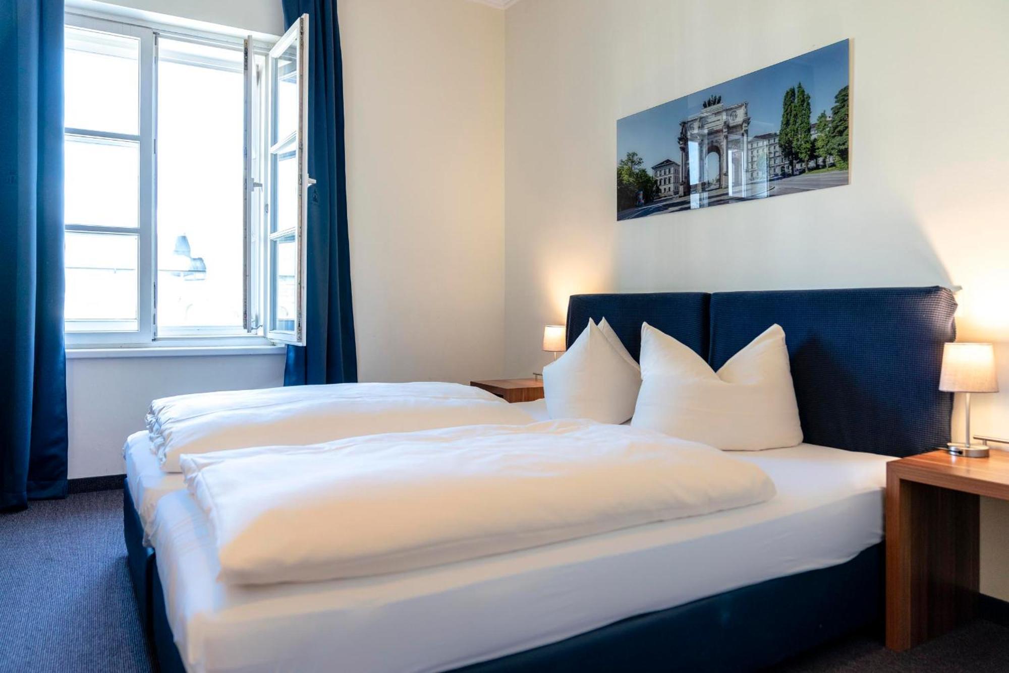 Hotel-Pension Am Siegestor Münih Dış mekan fotoğraf