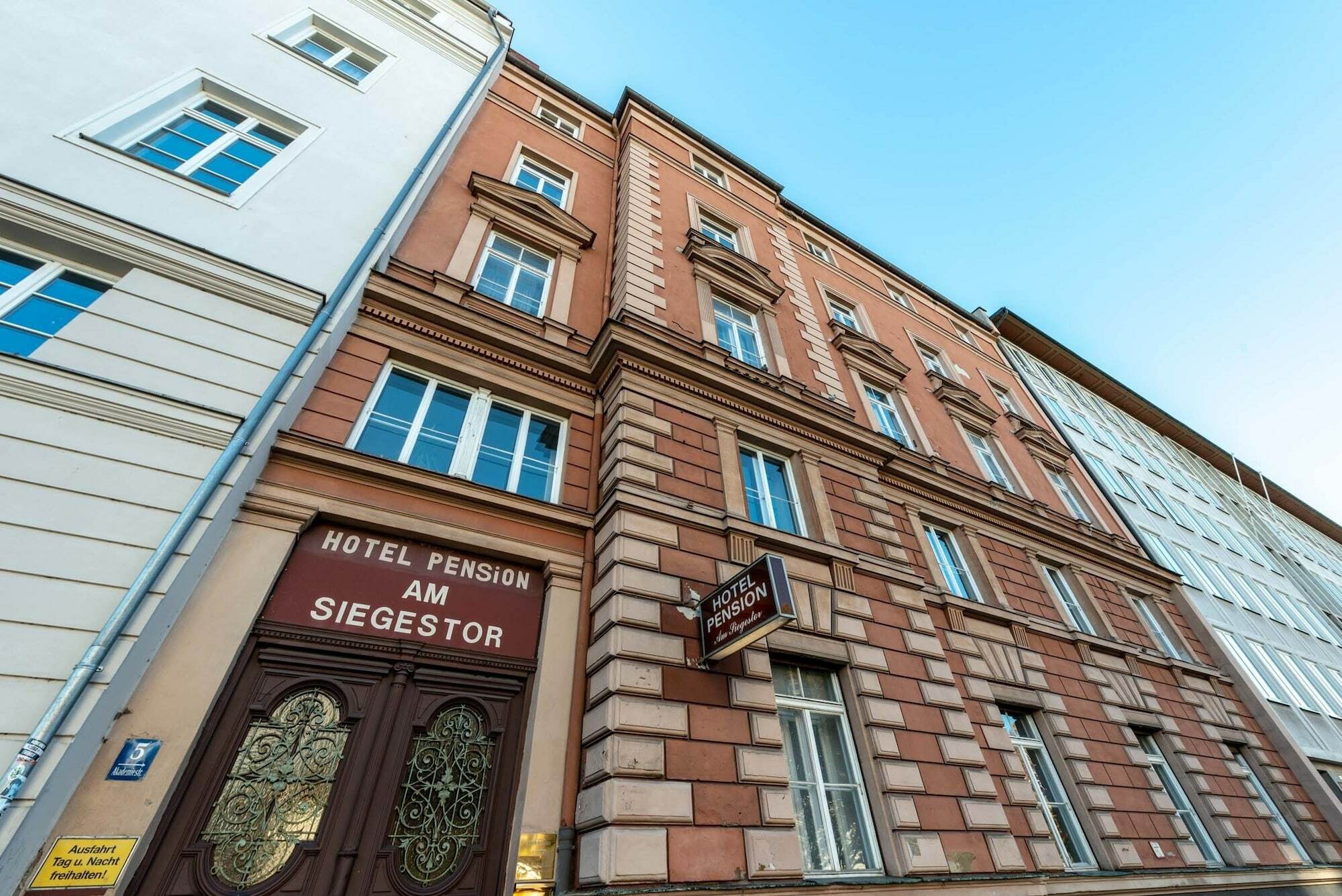 Hotel-Pension Am Siegestor Münih Dış mekan fotoğraf